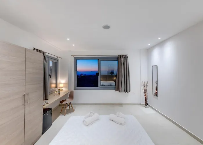 מלון Chrysonisos With Sunset & Seaviews Near Kini