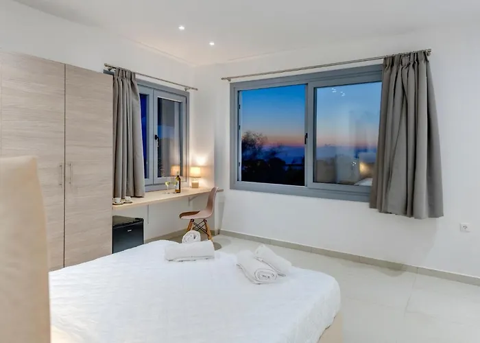 מלון Chrysonisos With Sunset & Seaviews Near Kini